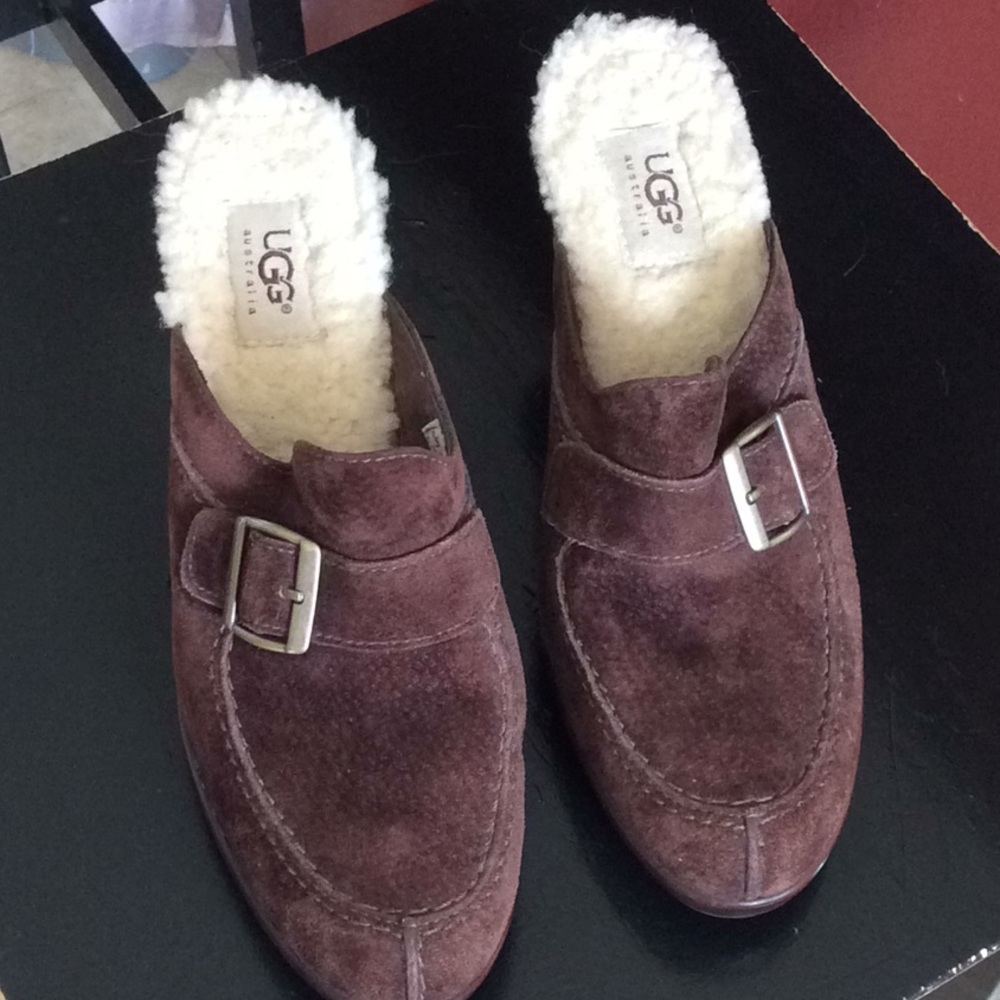 UGG Brown Suede Shoes Perfect for Fall - Picture 1 of 5